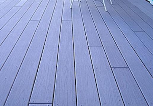 Terrasse bois composite plein FIBERON PRO posé par LEMAN - NORD PAS DE CALAIS