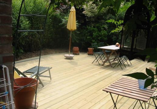 Terrasse bois en pin ombragée LEMAN - Région VALENCIENNES ( 59 )