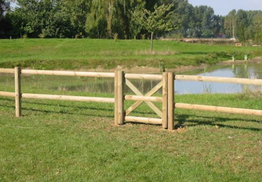 Clôture rurale chevaux en bois plus portillon - REGION AMIENS ( SOMME )