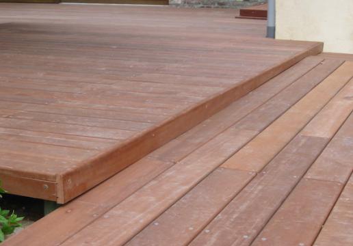 Escalier bois et Terrasse en bois exotique PARAJU REGION VALENCIENNES  ( 59 )